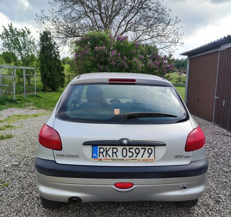 Peugeot 206 cena 3800 przebieg: 222712, rok produkcji 2002 z Chocz małe 67